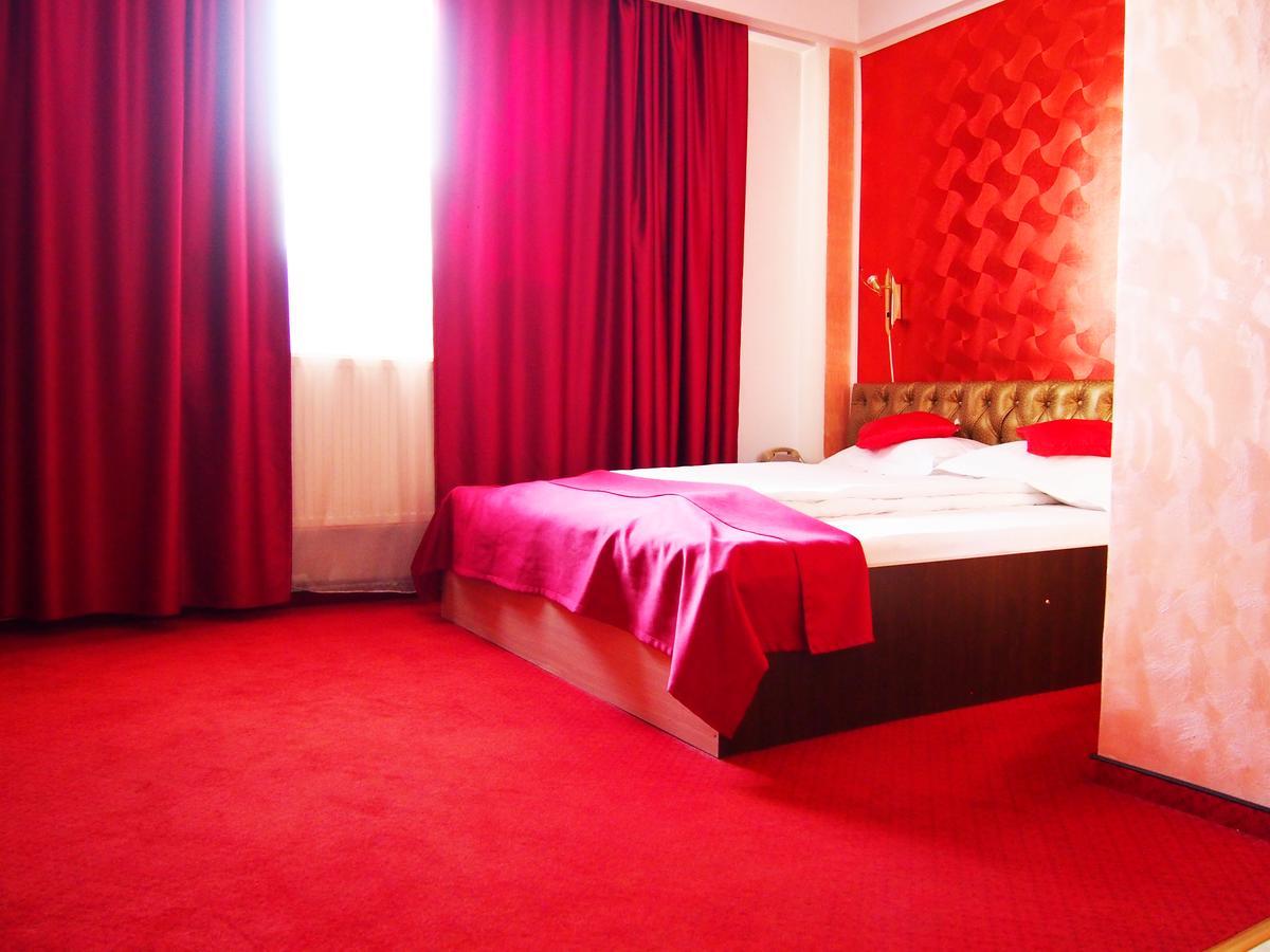 Asia Hotel ทาร์กู จิอู ภายนอก รูปภาพ